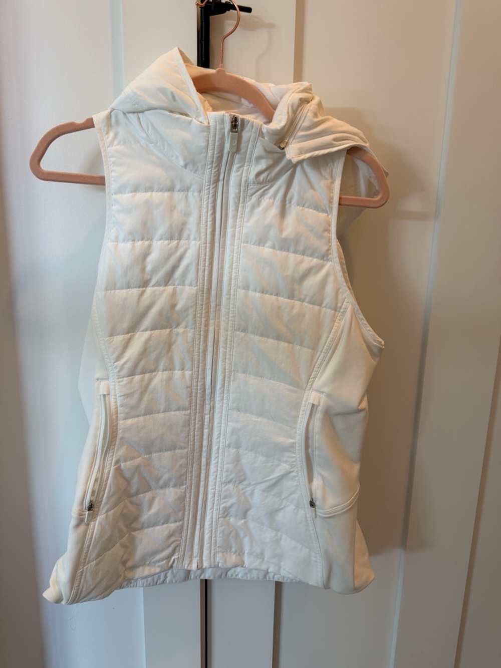 Lululemon Women's Quilted Hooded Vest - White